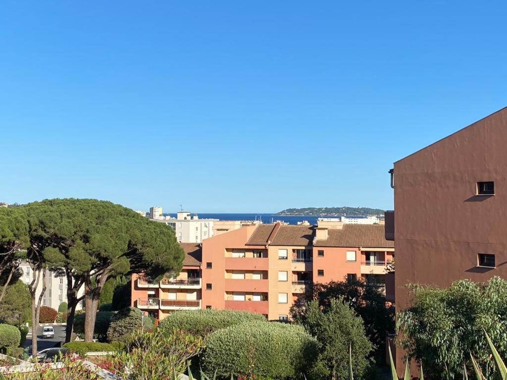 Appartement Vue Mer Avec Place De Parking Privee سانت ماكسيم المظهر الخارجي الصورة